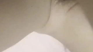 眼镜妹妹邀请乾爹一起上车~自慰专车要发车啰?