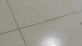 光头排骨哥一回到家立马就脱裤子骑上去就猛日媳妇