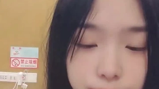 邦妮演绎黑丝OL秘书与雇主开房足交啪啪