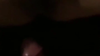 穿着亲密服装的迷人小伙伴