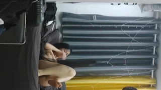 少女被披萨外送男孩操了