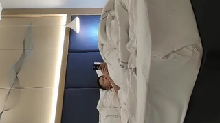 闷骚女销售被教练猛操 身材真是个炮架子
