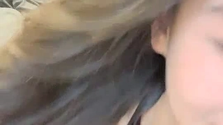 制服白丝全程露脸非常有味道的小少妇，颜值不错各种发骚，揉奶玩逼道具玩弄浪荡呻吟，表情好骚啊精彩别错过