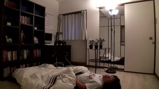 如果她的丈夫发现了，那就不会是自由的、唾液覆盖的性爱。已婚妇女淹没在疯狂的深吻和淫荡的性爱中。3 个特征。
